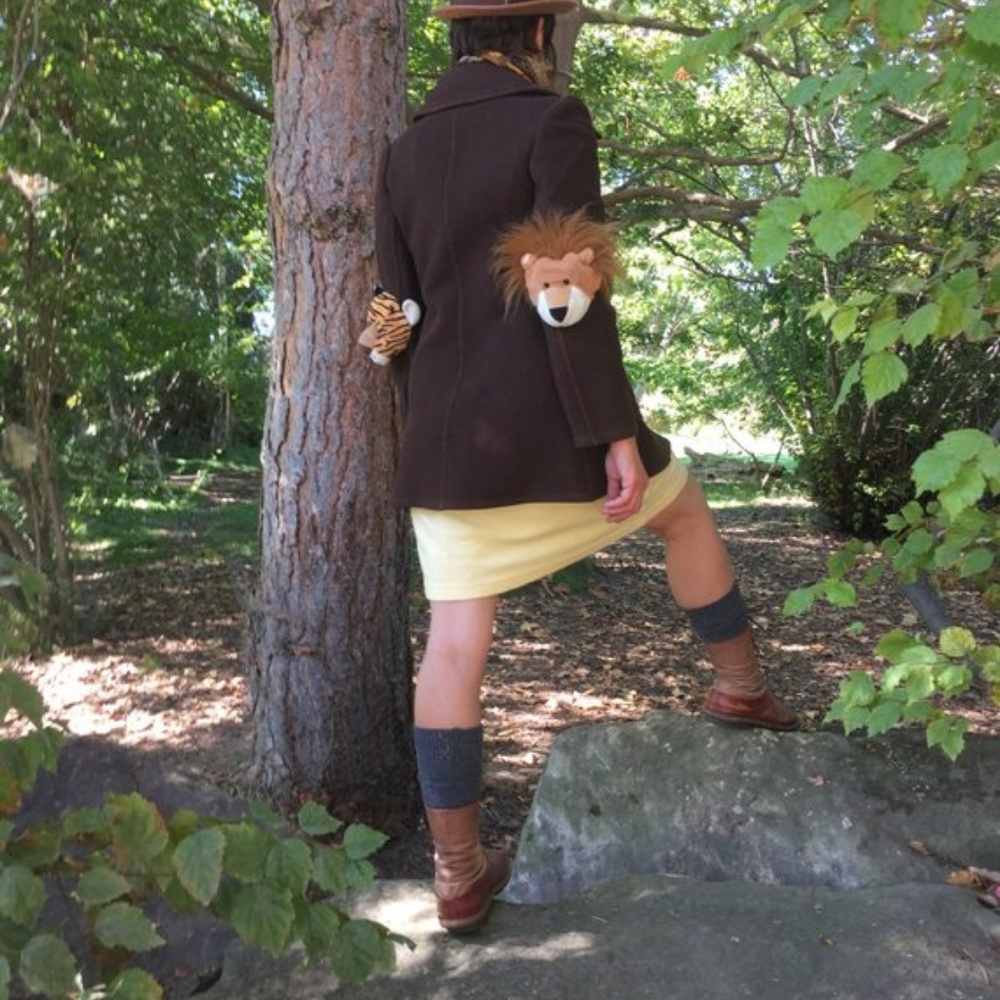This jacket has tiger elbow pads! - Picture 4 of 5